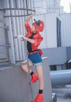 俄版军舰上的女兵